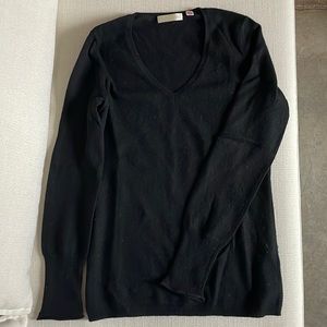Cashmere black v-neck sweater